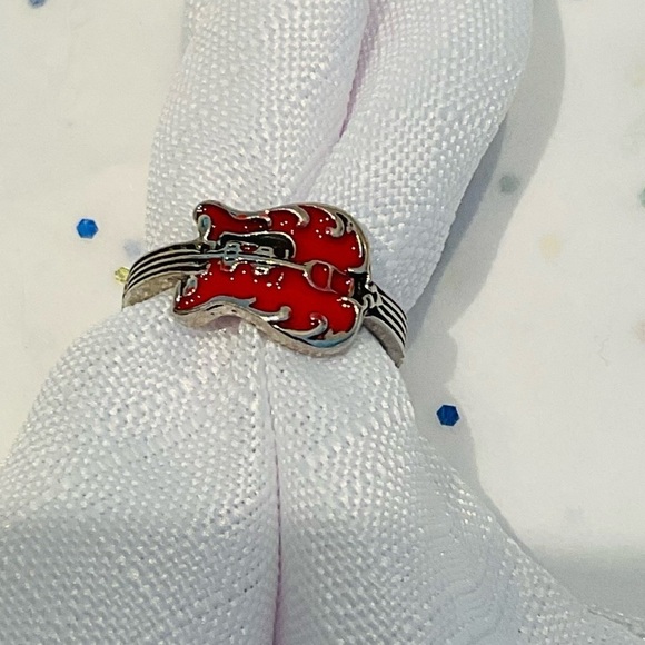 Silver & Red Guitar Design Fashionable Ring Size 7.5 - Picture 2 of 6